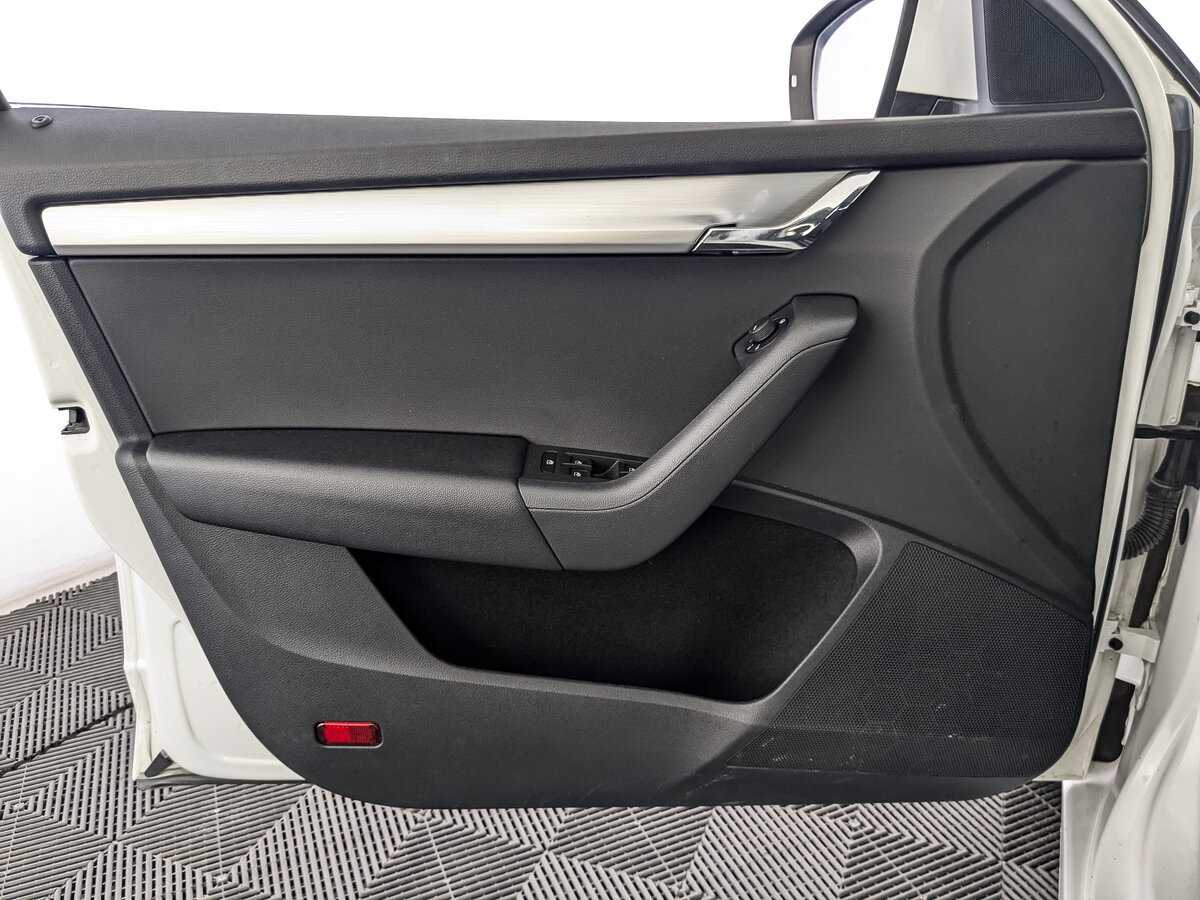 Б/У Шкода Октавия 2019 года. Фото: #18