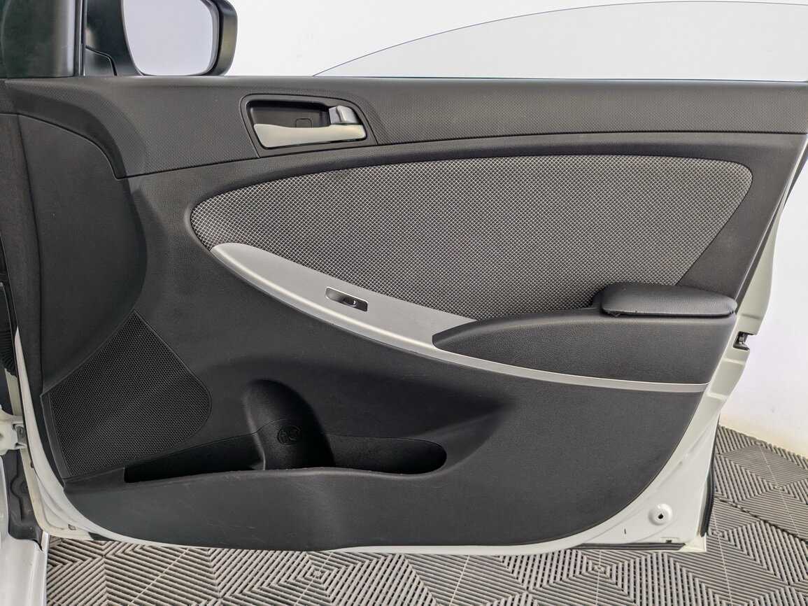 Б/У Хендай Солярис 2013 года. Фото: #18