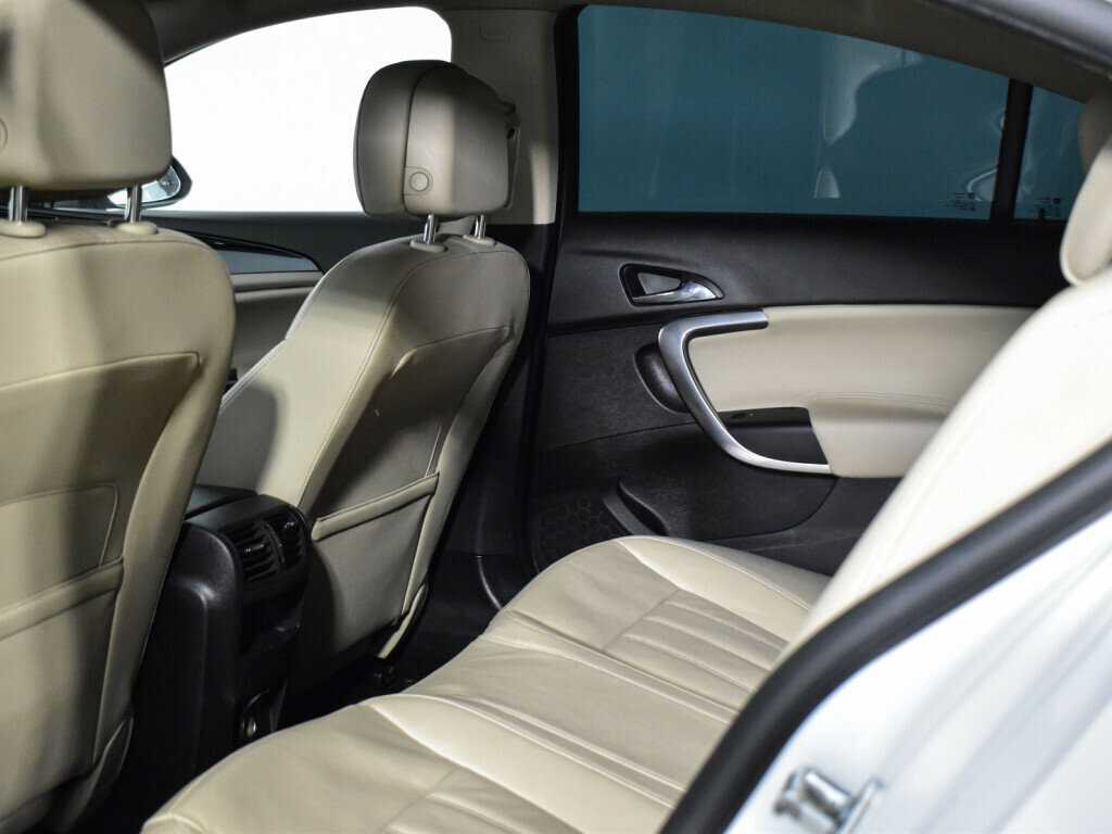 Б/У Опель Инсигния 2014 года. Фото: #12