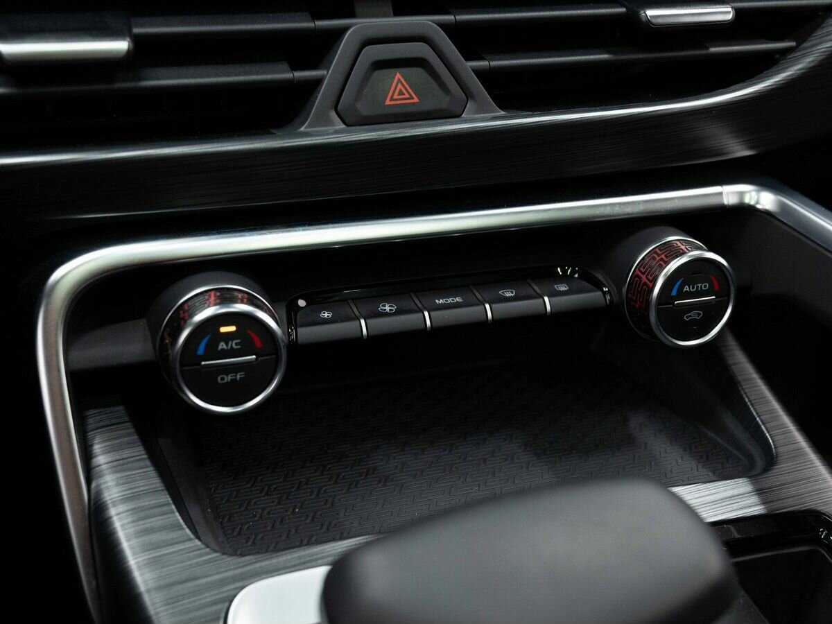 Geely Tugella 2023 года с пробегом. Фото: #27