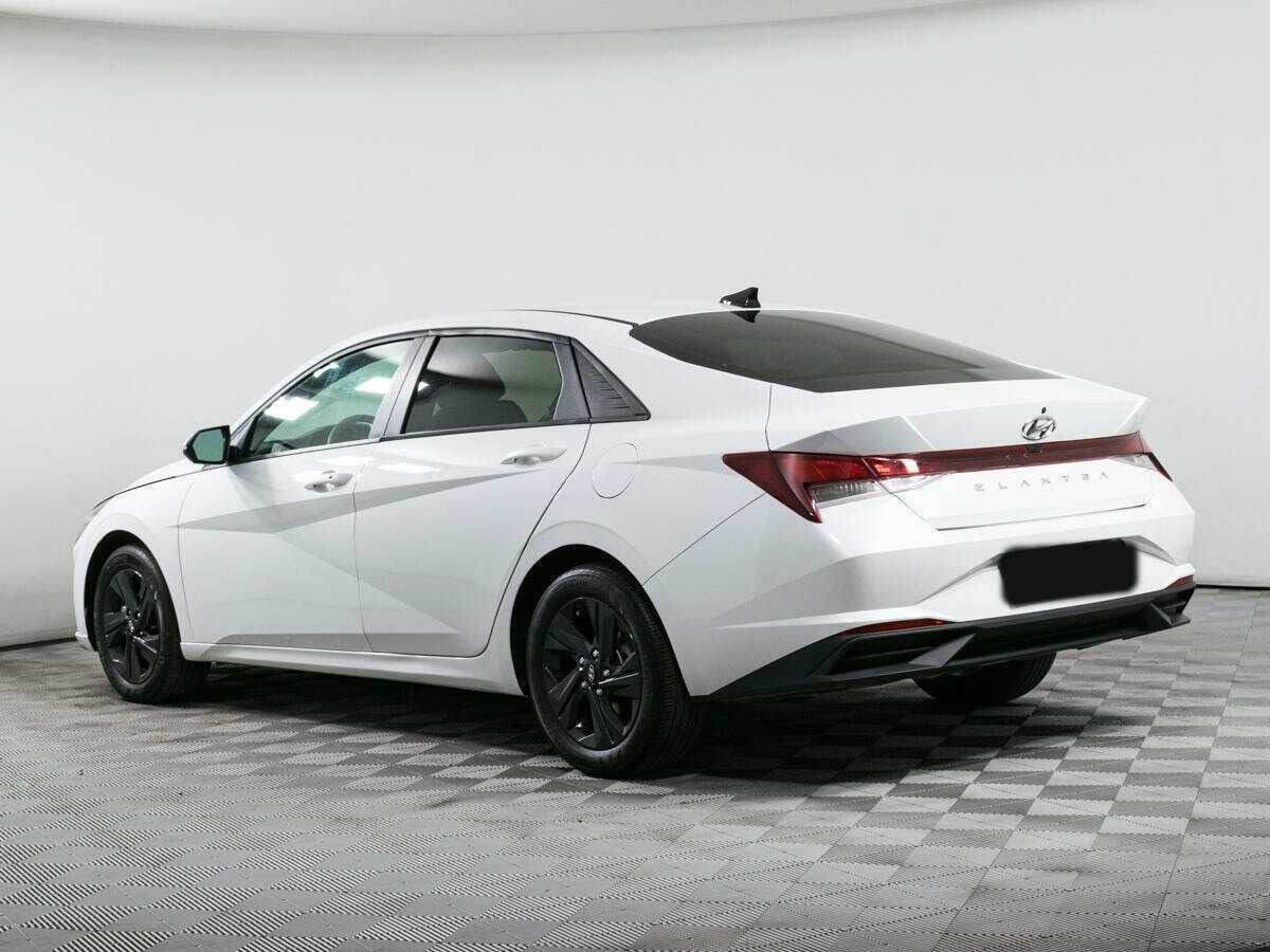 Hyundai Elantra 2021 года с пробегом. Фото: #4