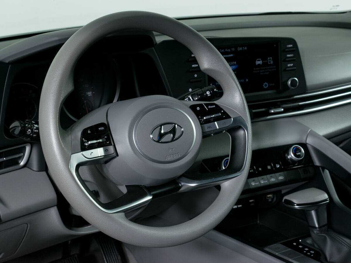 Hyundai Elantra 2021 года с пробегом. Фото: #11