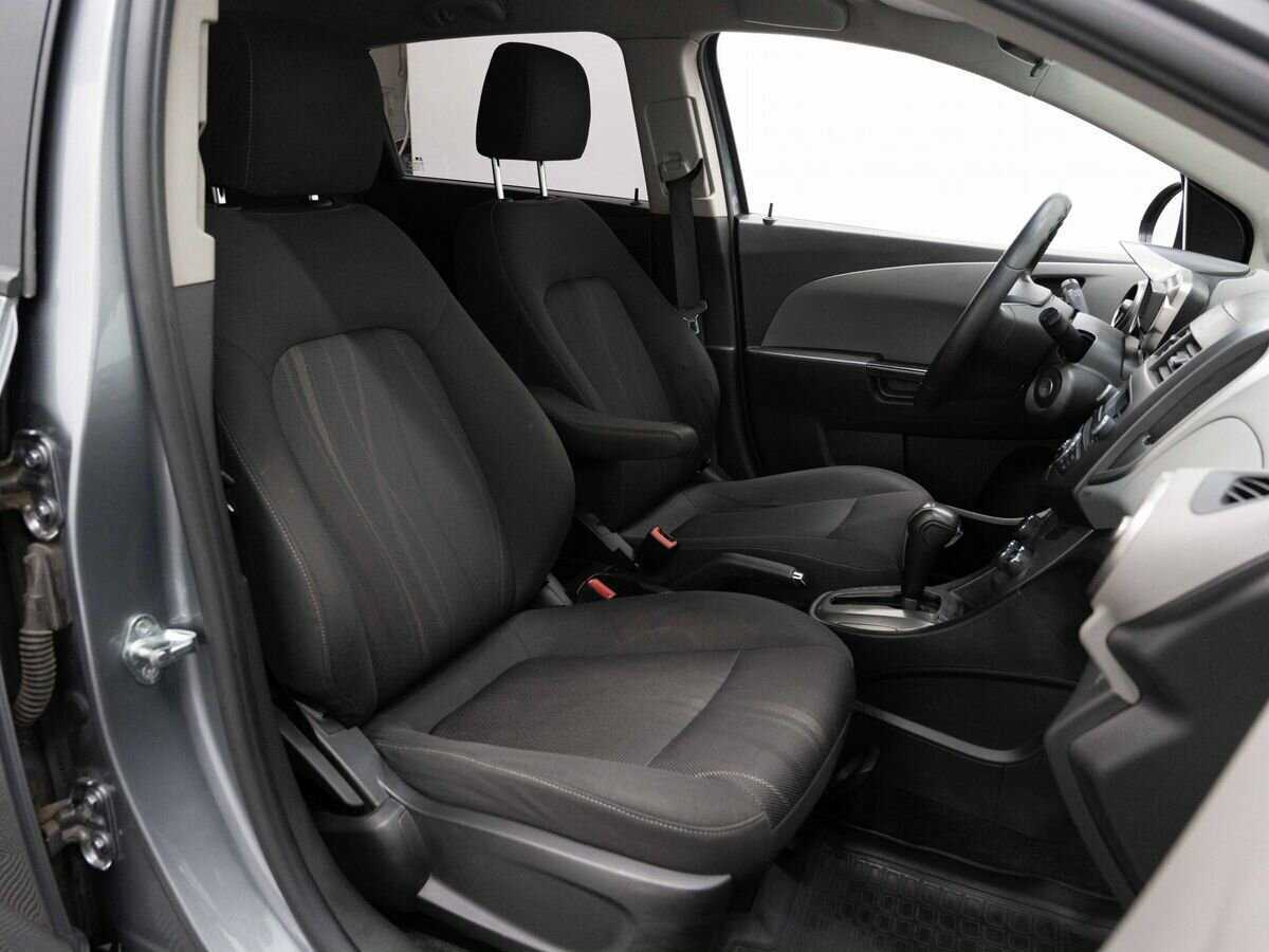 Б/У Шевроле Авео 2014 года. Фото: #12