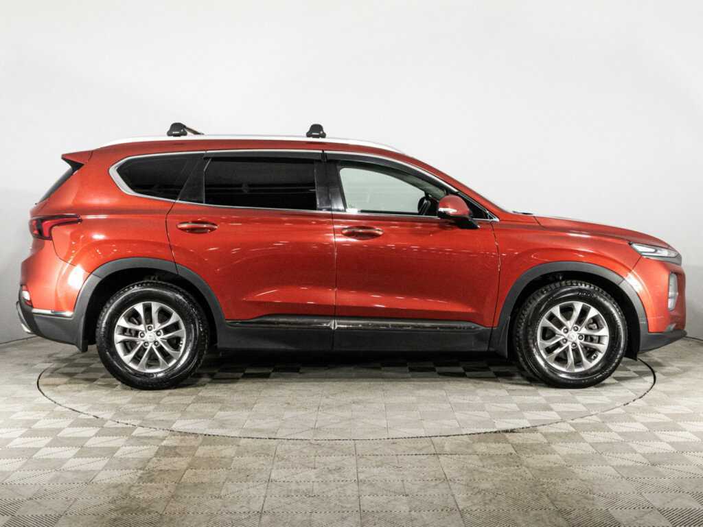 Hyundai Santa Fe 2019 года с пробегом. Фото: #3
