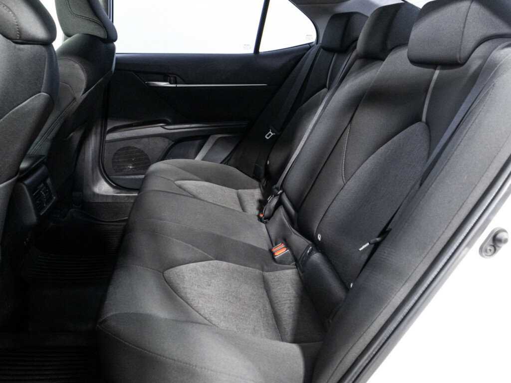 Toyota Camry 2021 года с пробегом. Фото: #9