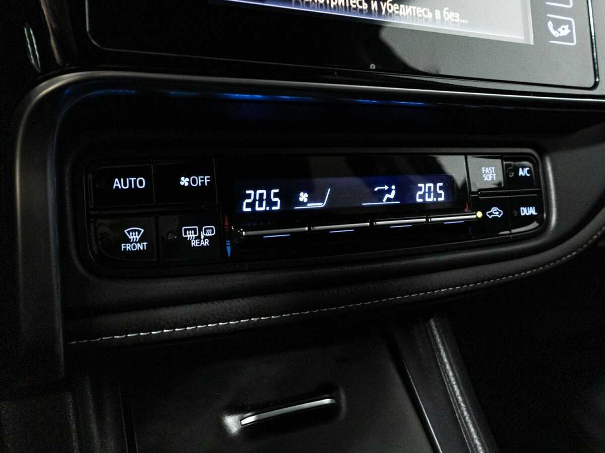 Б/У Тойота Королла 2018 года. Фото: #14