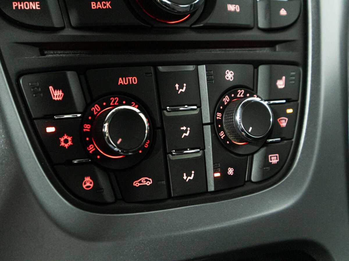 Б/У Опель Астра 2014 года. Фото: #14