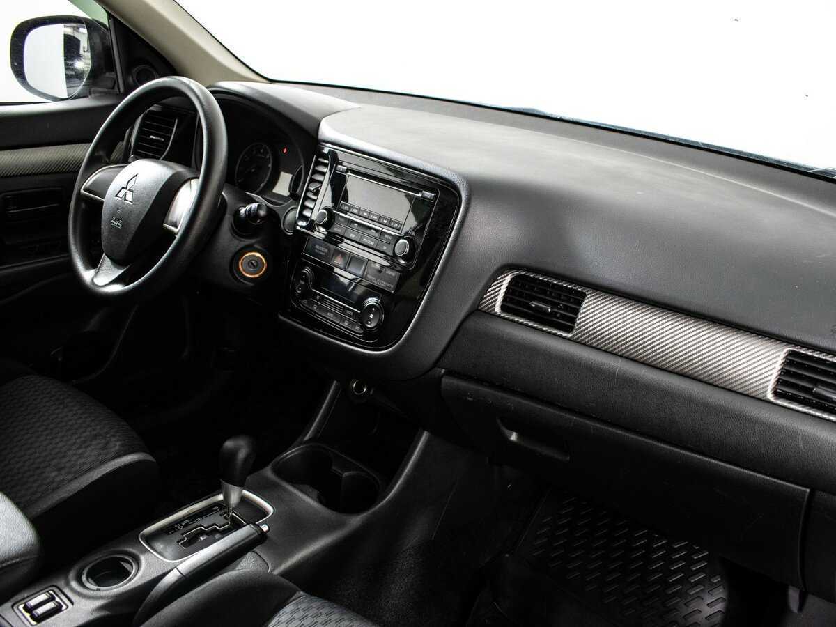 Б/У Митсубиши Оутлэндер 2012 года. Фото: #8