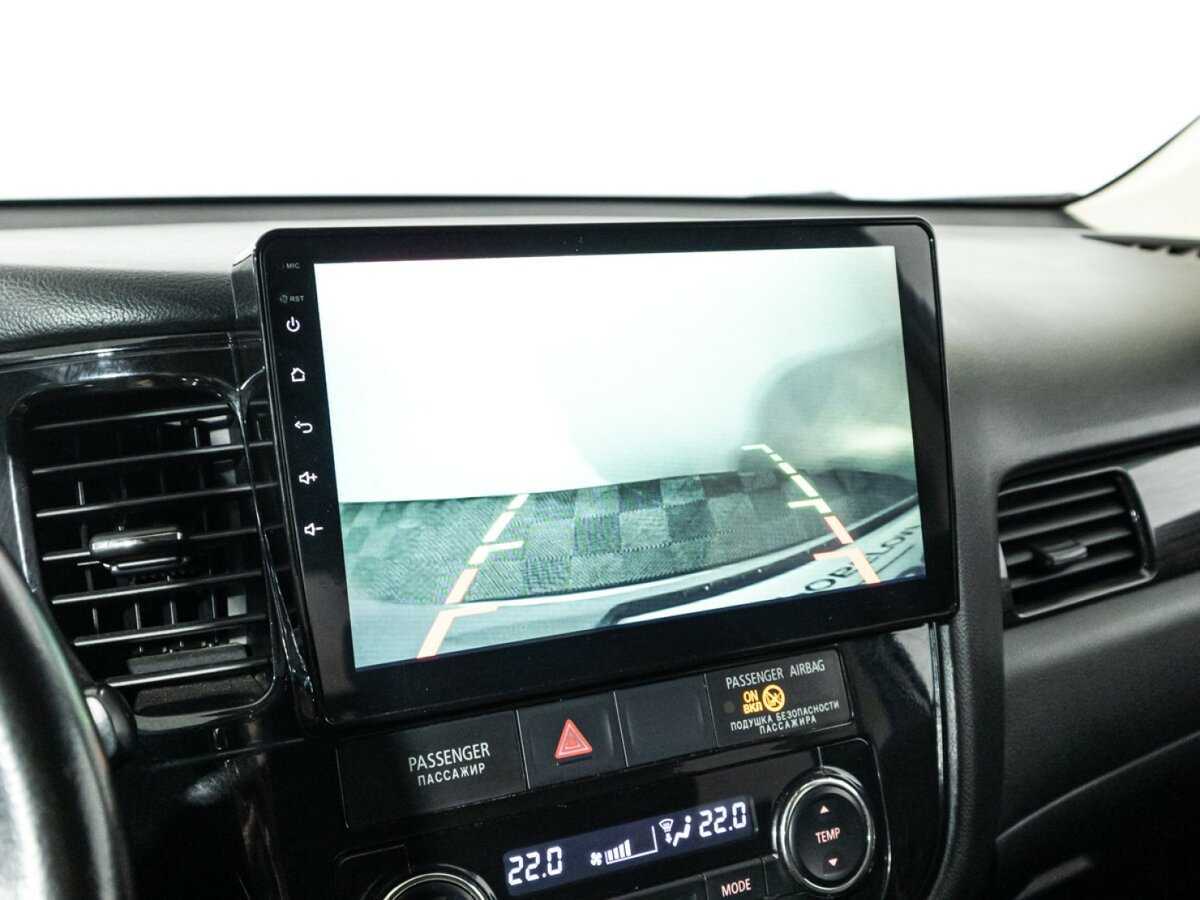 Б/У Митсубиши Оутлэндер 2016 года. Фото: #17