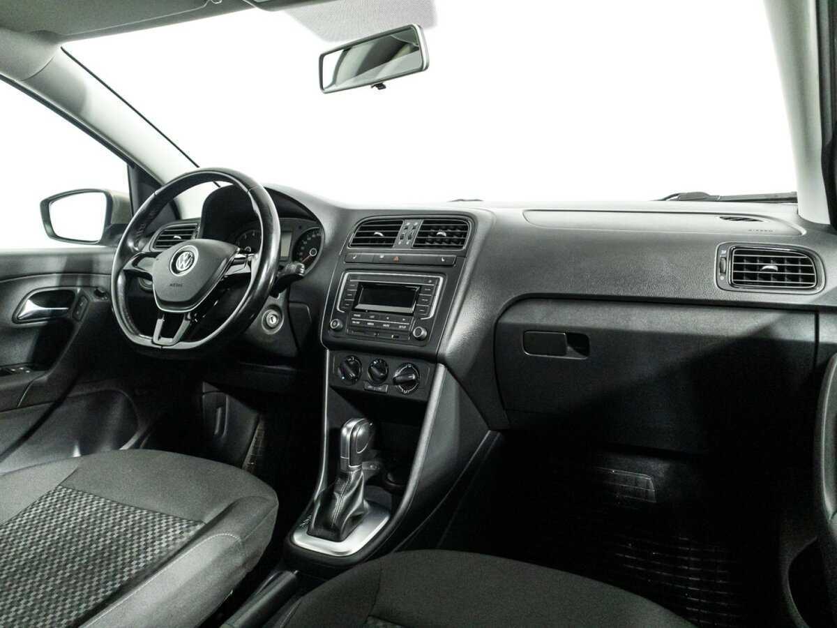 Б/У Фольксваген Поло 2017 года. Фото: #8