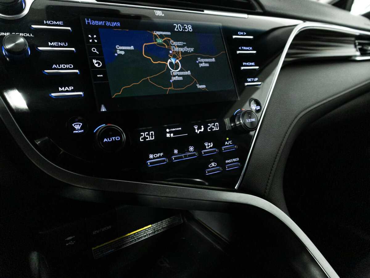 Toyota Camry 2018 года с пробегом. Фото: #19