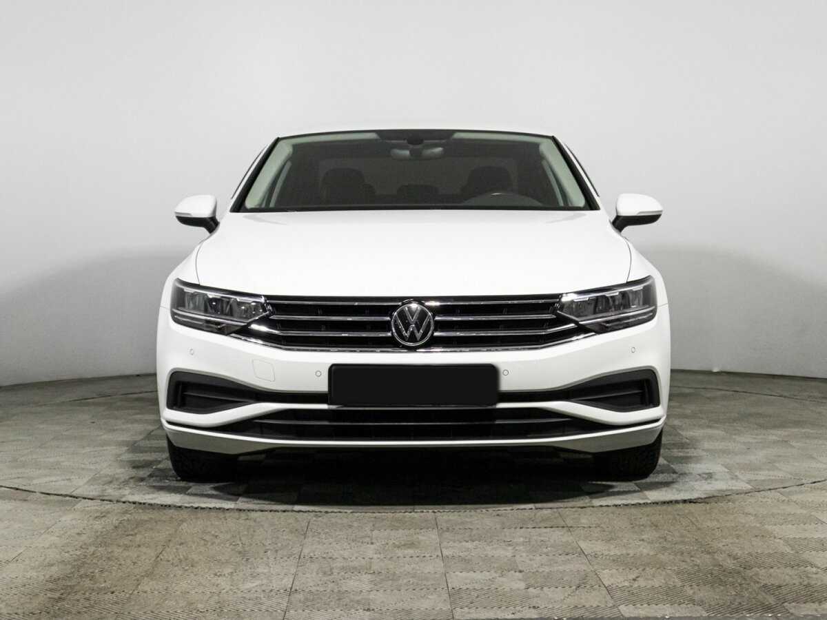 Volkswagen Passat 2021 года с пробегом. Фото: #1