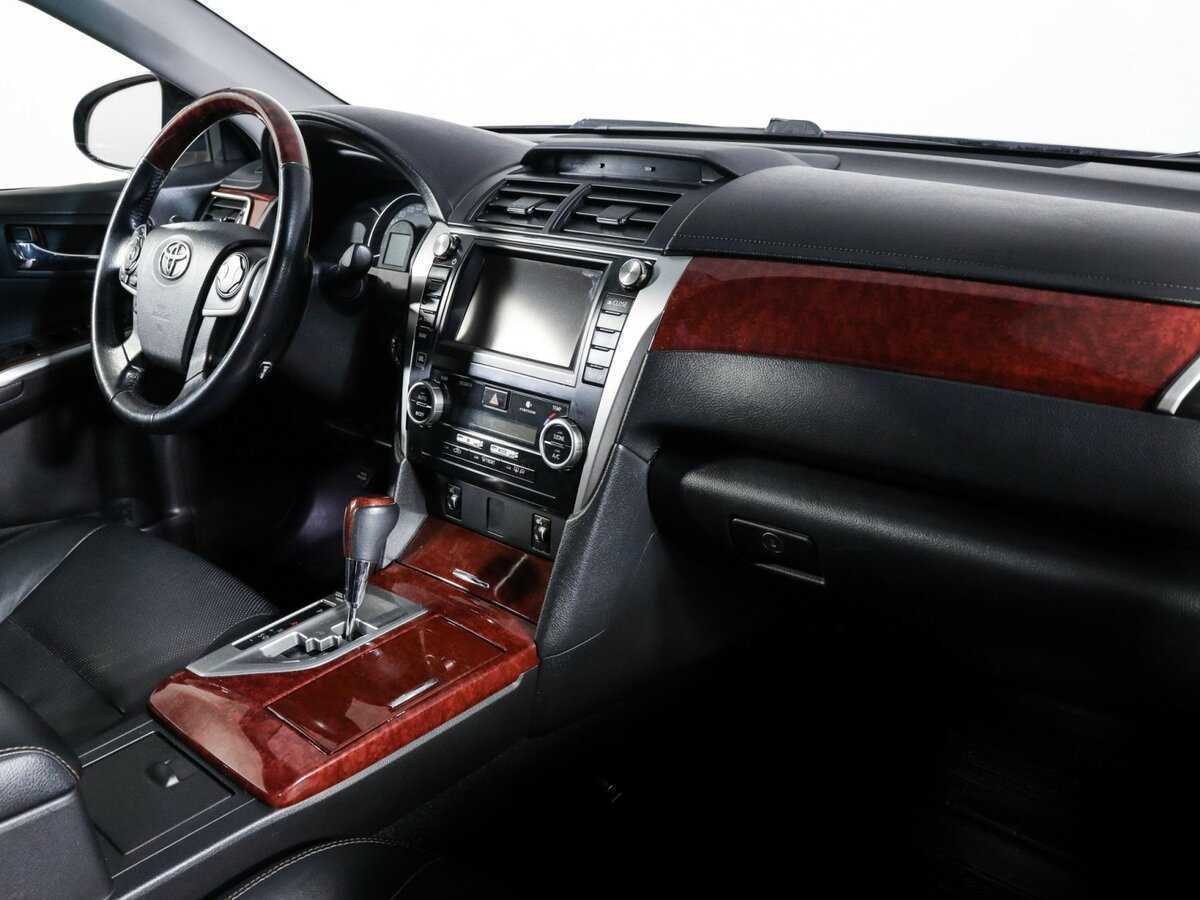 Б/У Тойота Камри 2012 года. Фото: #8