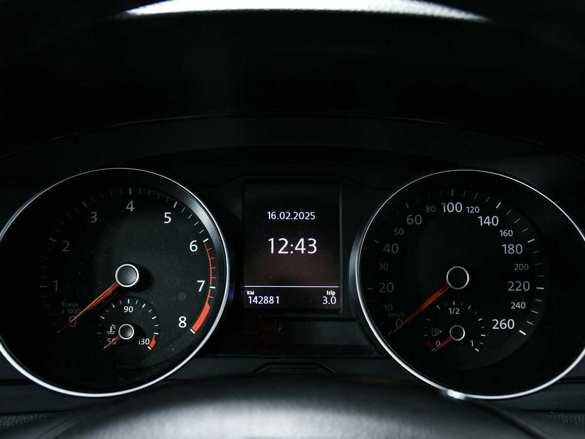 Б/У Фольксваген Пассат 2017 года. Фото: #8