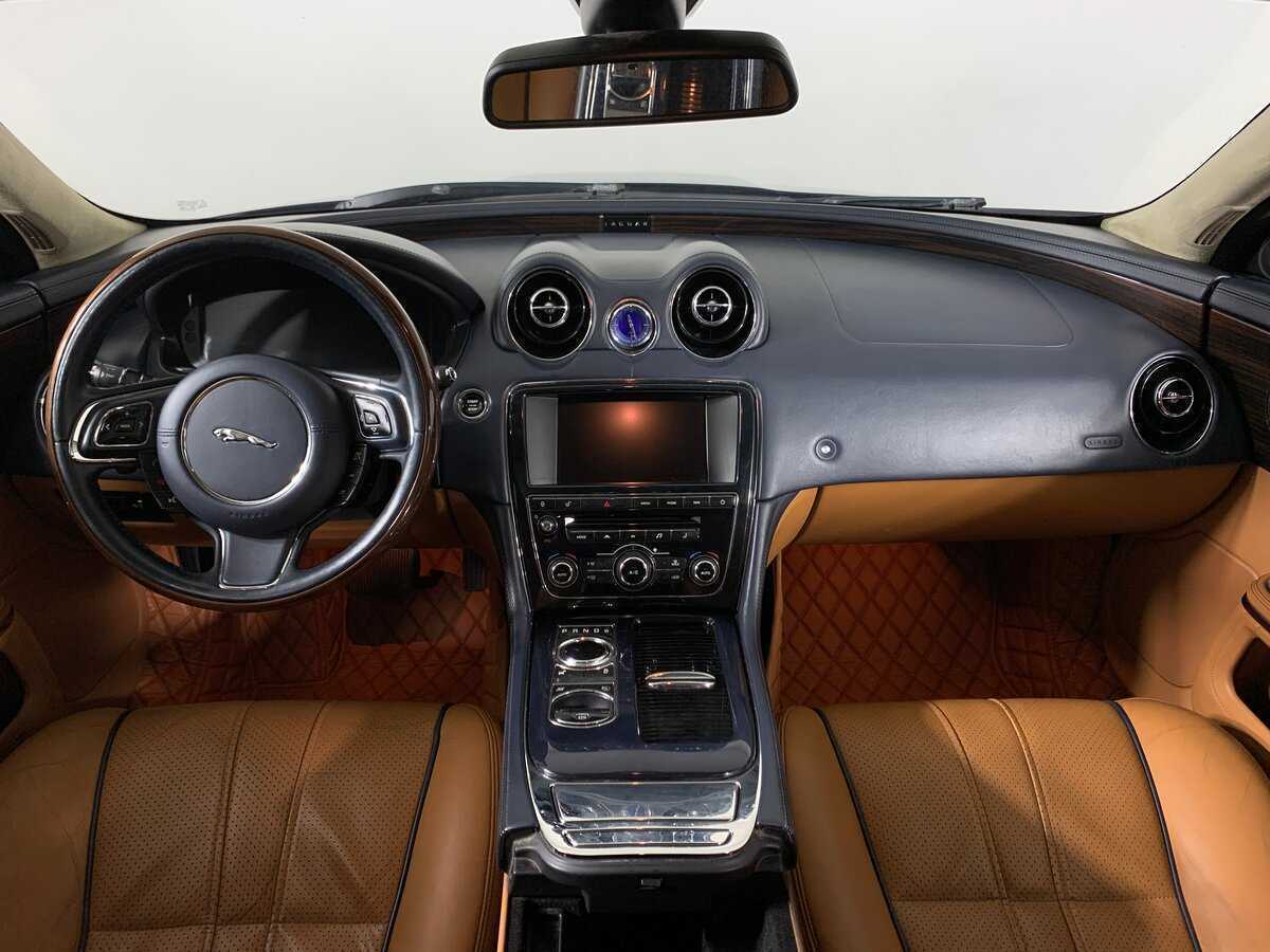 Jaguar XJ 2012 года с пробегом. Фото: #12