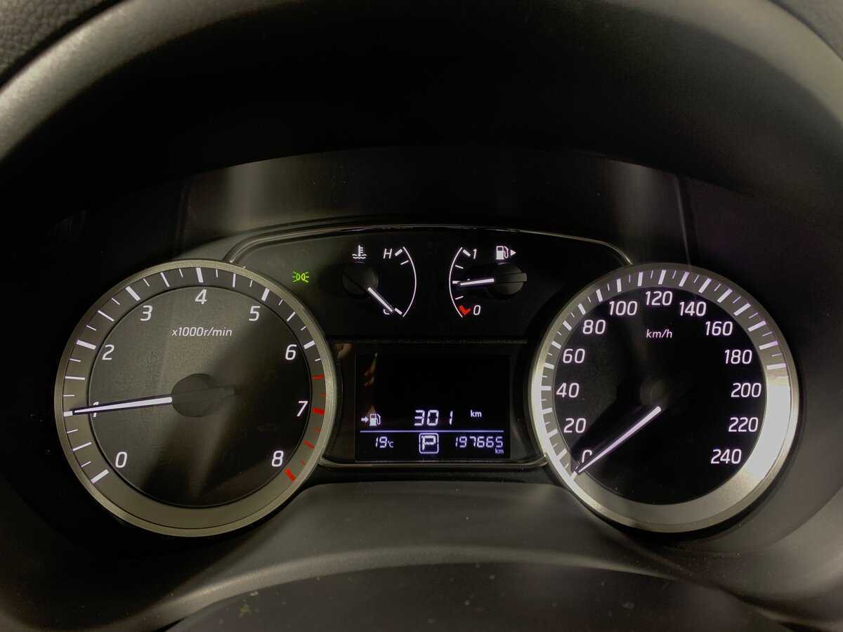 Б/У Ниссан Тиида 2015 года. Фото: #14