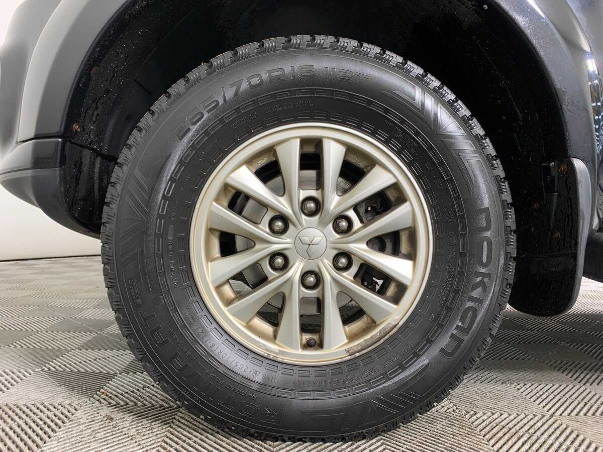 Б/У Митсубиши Паджеро Спорт 2014 года. Фото: #8