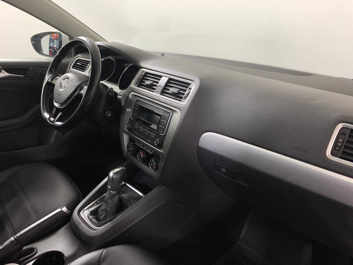 Б/У Фольксваген Джетта 2017 года. Фото: #12