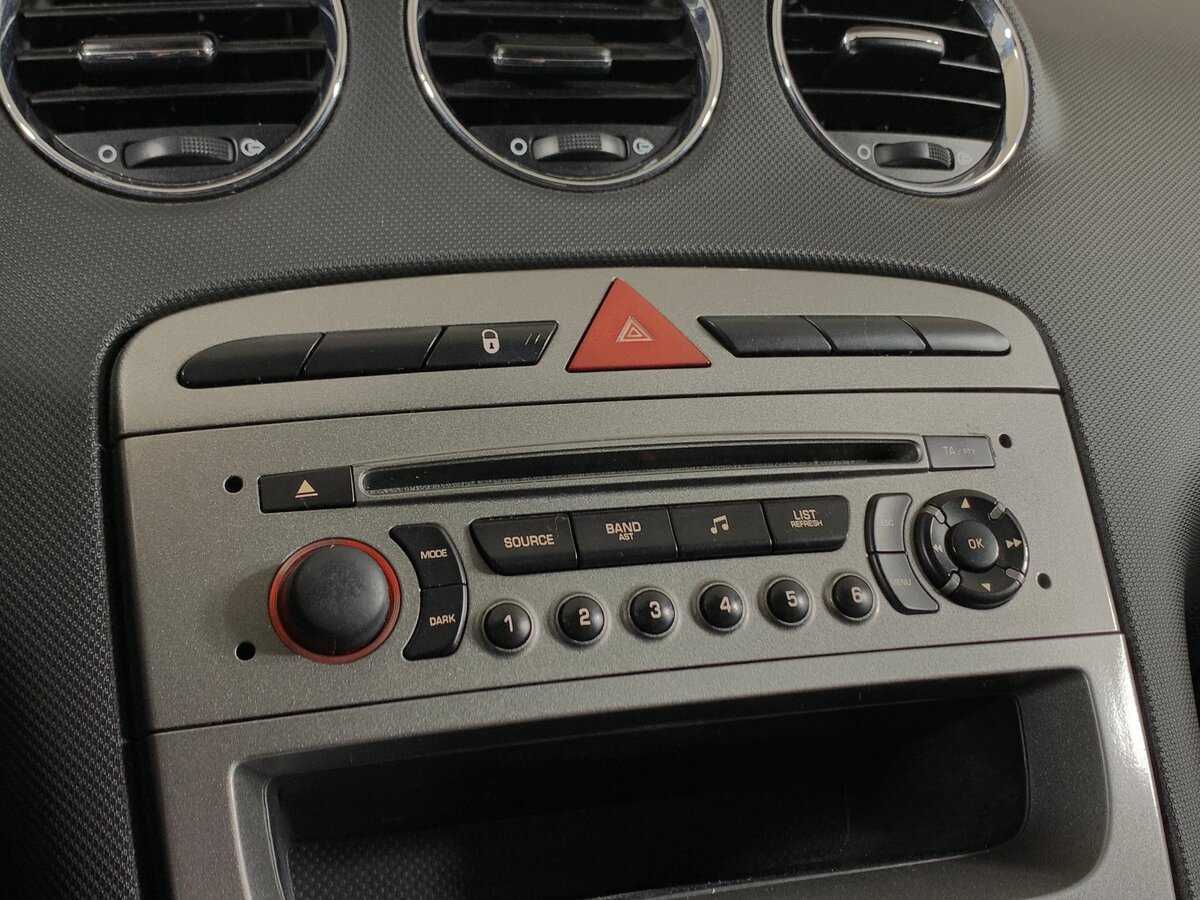 Б/У Пежо 308 2012 года. Фото: #15