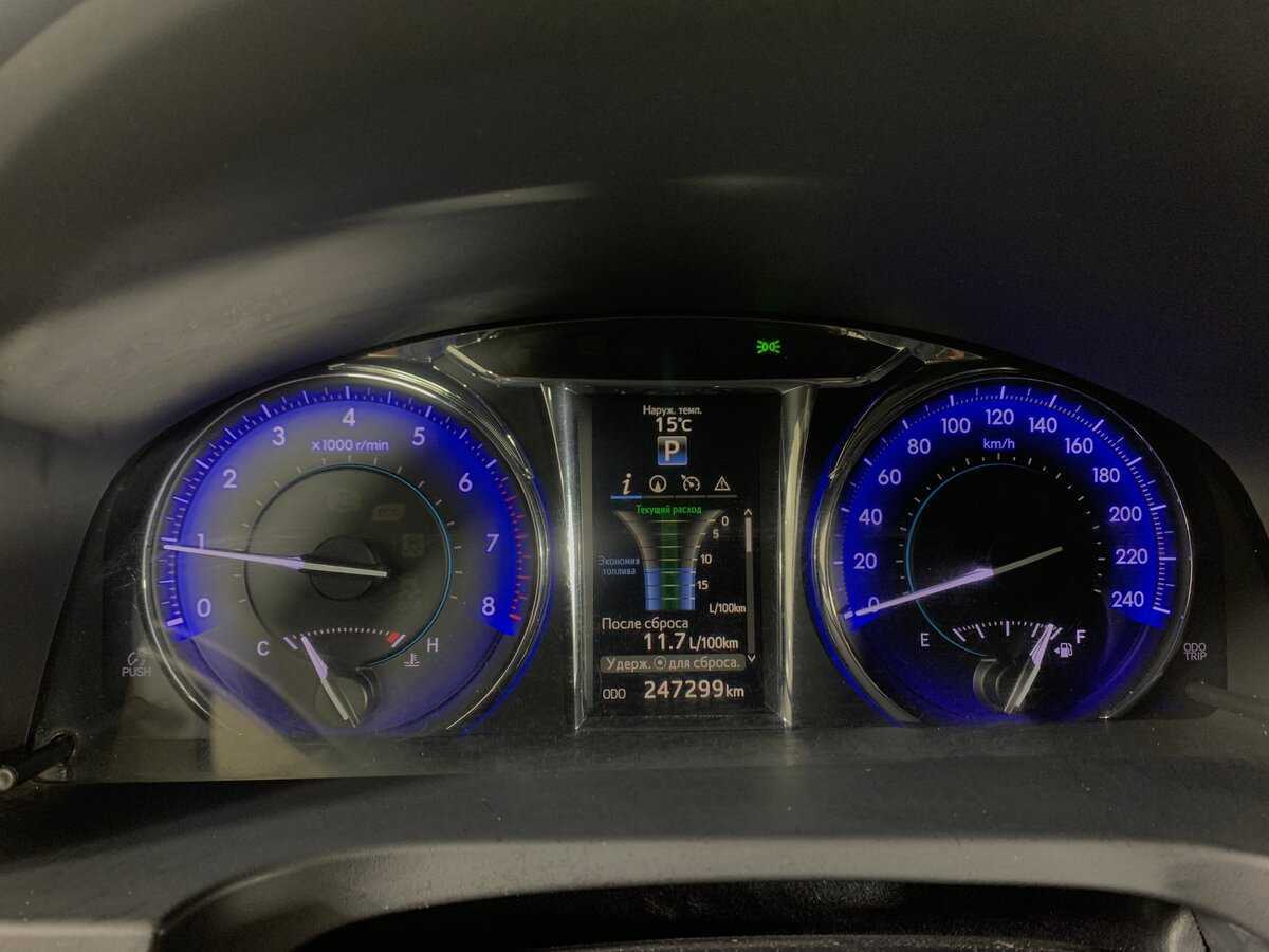 Б/У Тойота Камри 2016 года. Фото: #12
