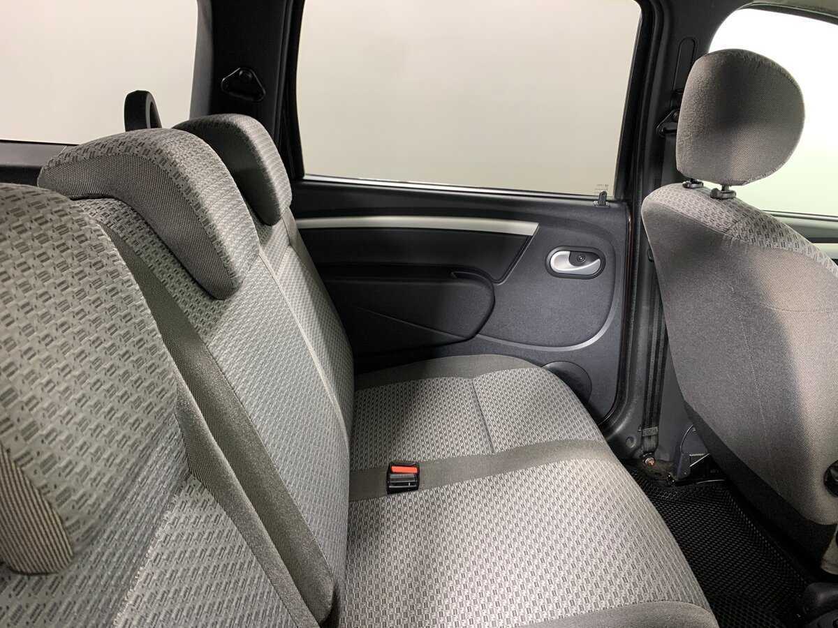 Б/У Лада (ВАЗ) Ларгус 2015 года. Фото: #17