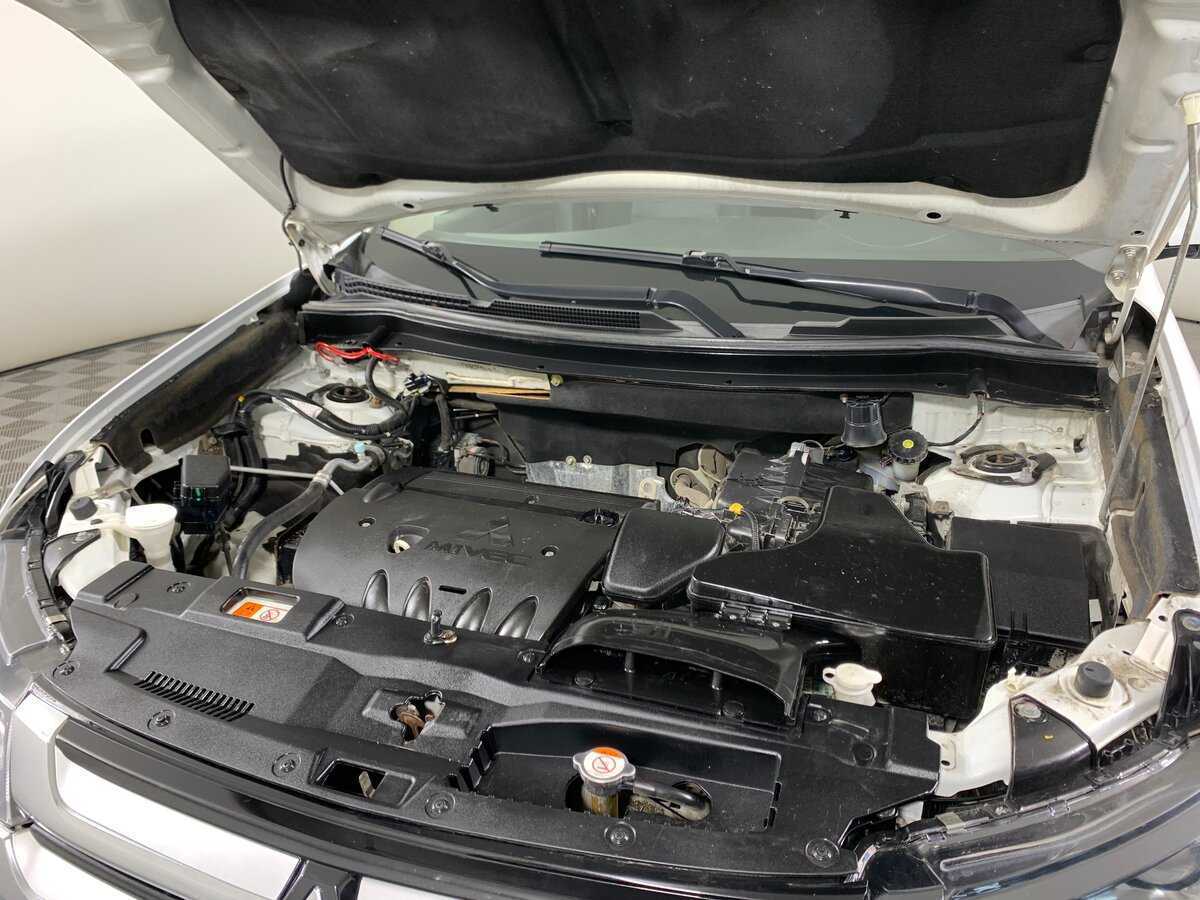 Б/У Митсубиши Оутлэндер 2017 года. Фото: #10