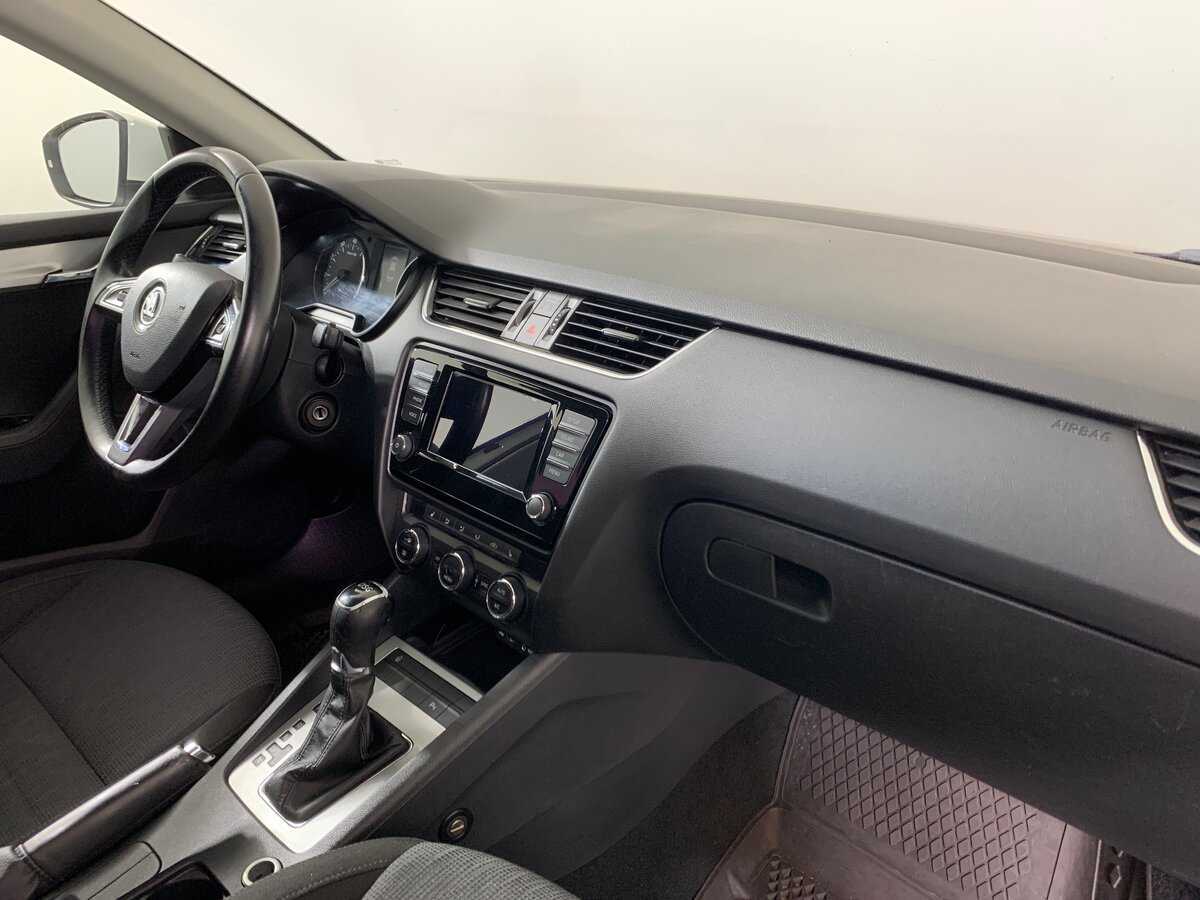 Б/У Шкода Октавия 2015 года. Фото: #13