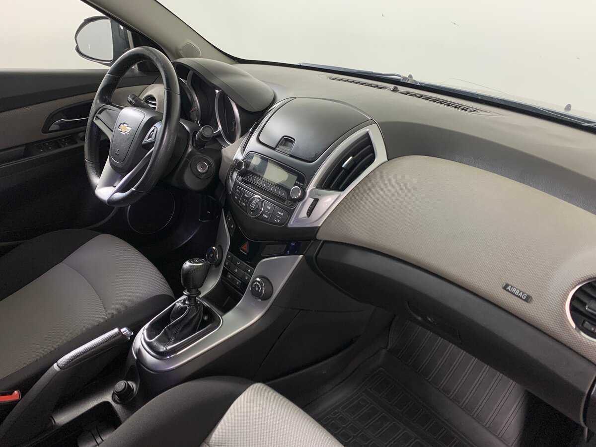 Б/У Шевроле Круз 2013 года. Фото: #11