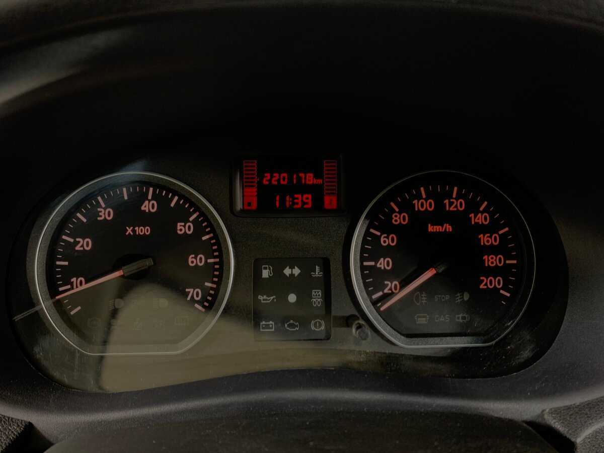 Б/У Ниссан Альмера 2014 года. Фото: #13