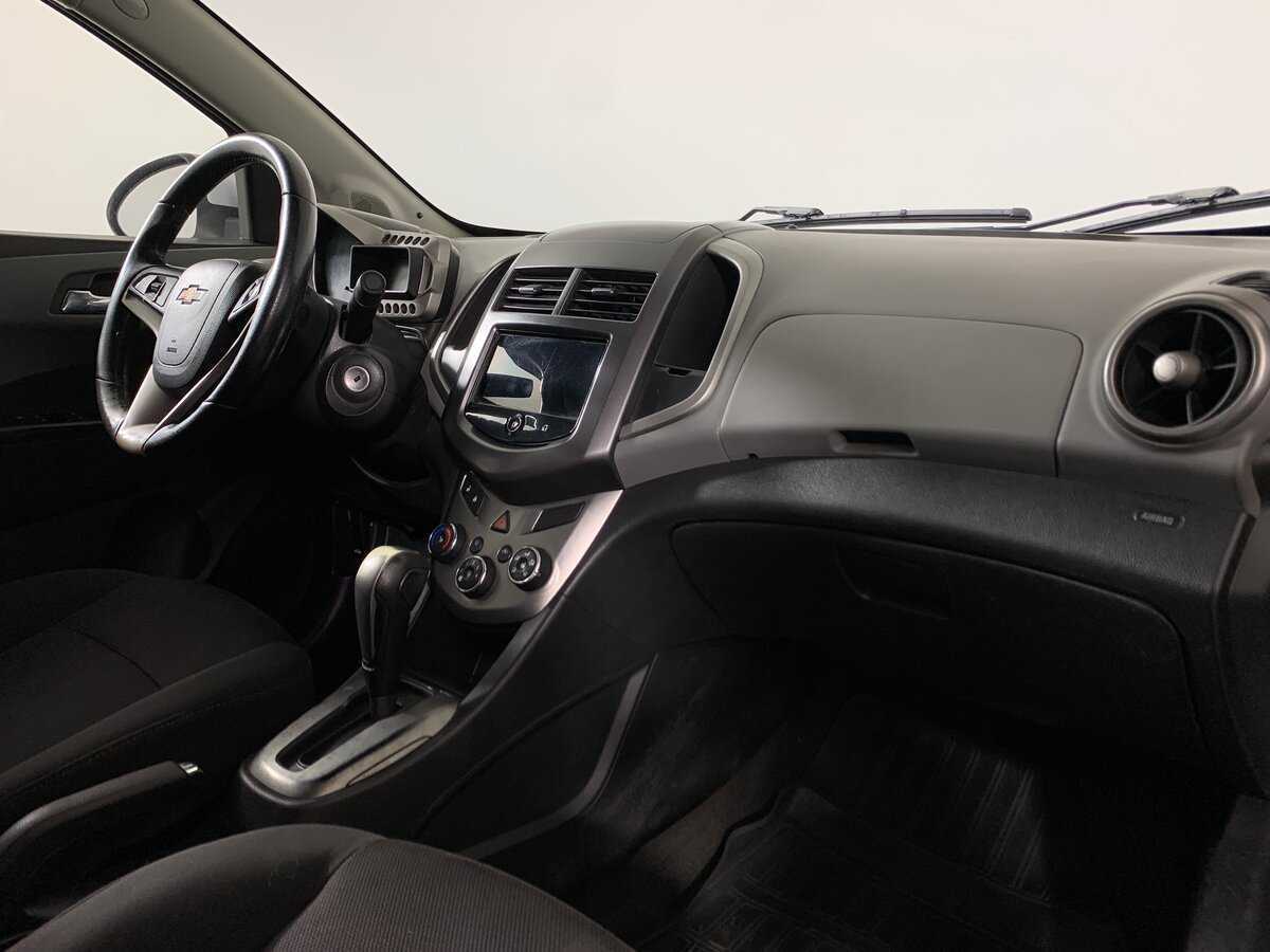 Б/У Шевроле Авео 2014 года. Фото: #13