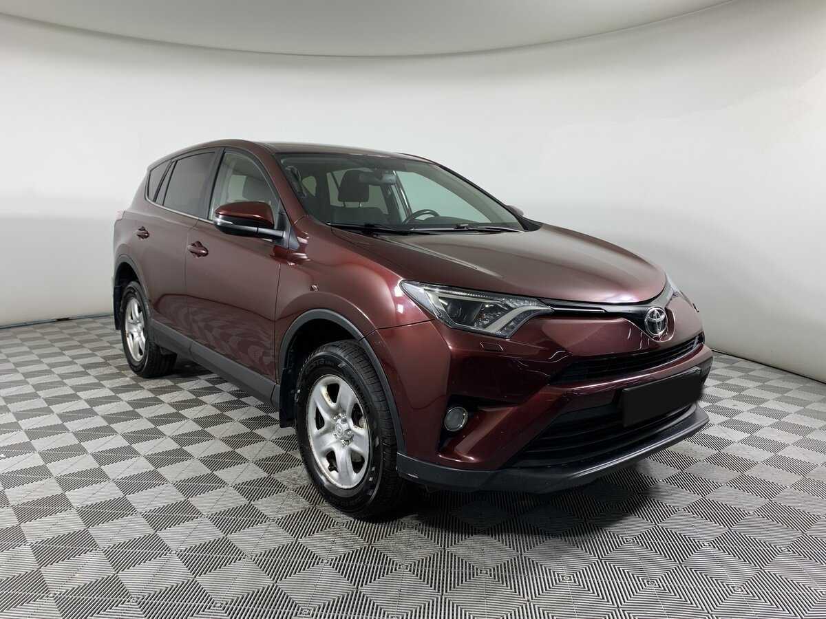 Toyota RAV4 2018 года с пробегом. Фото: #2