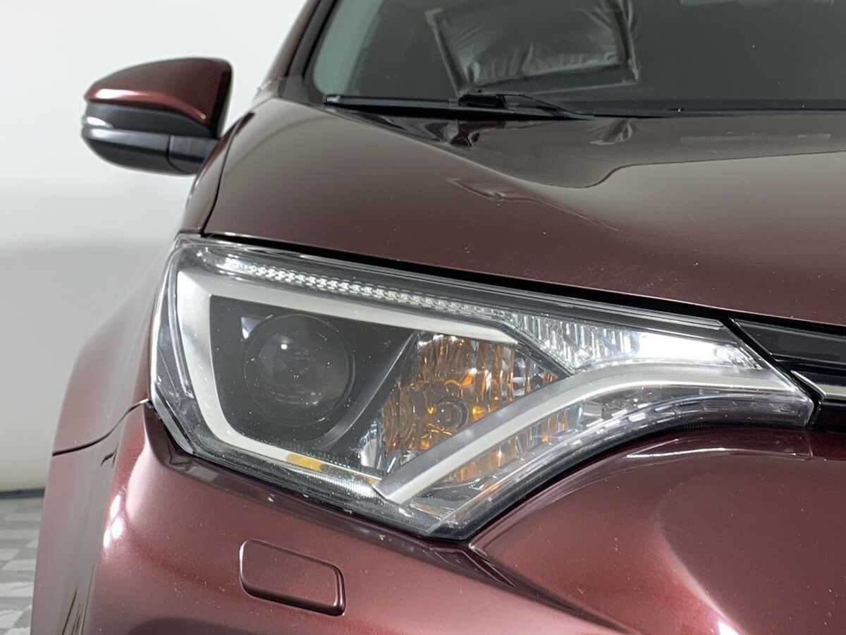 Toyota RAV4 2018 года с пробегом. Фото: #9