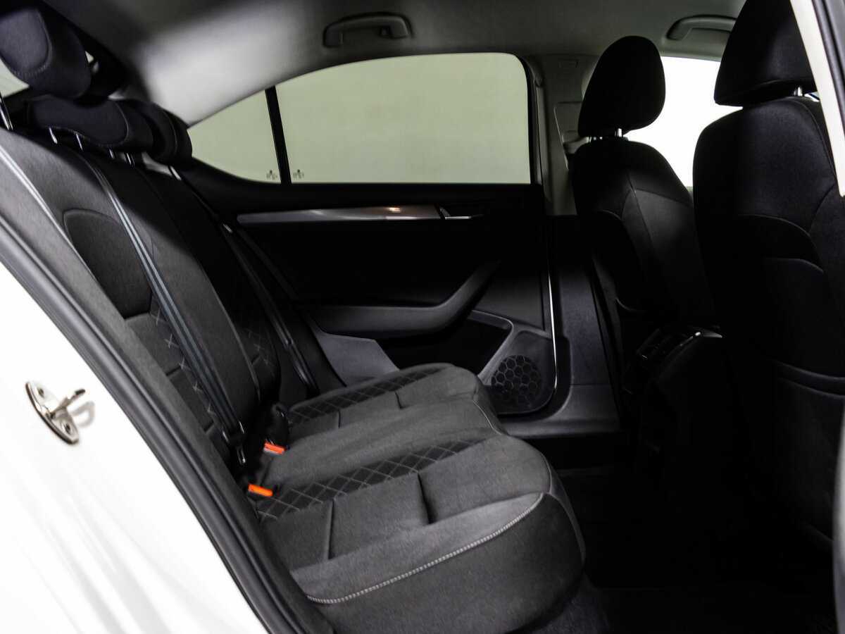 Б/У Шкода Суперб 2018 года. Фото: #13