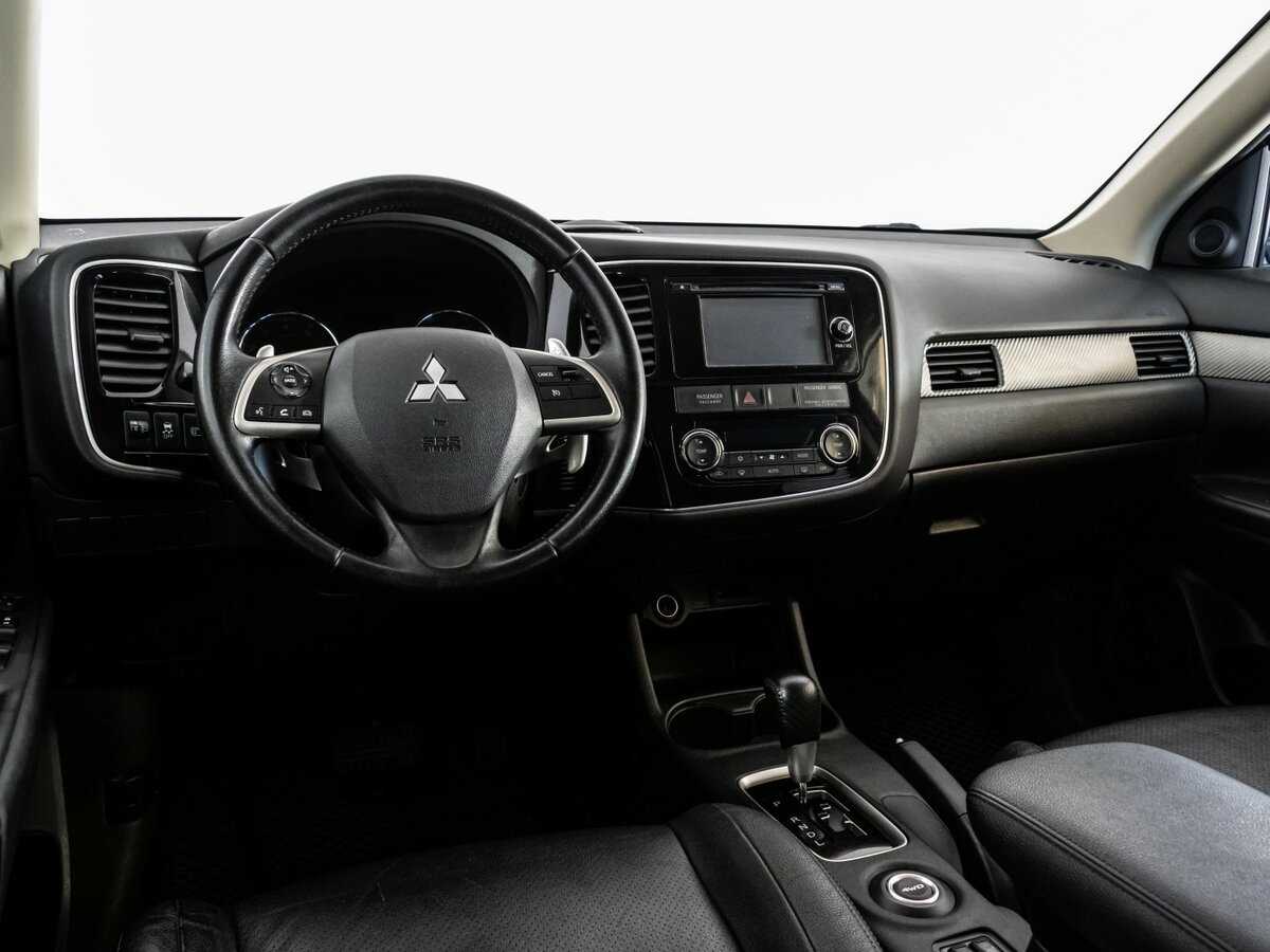 Б/У Митсубиши Оутлэндер 2012 года. Фото: #8