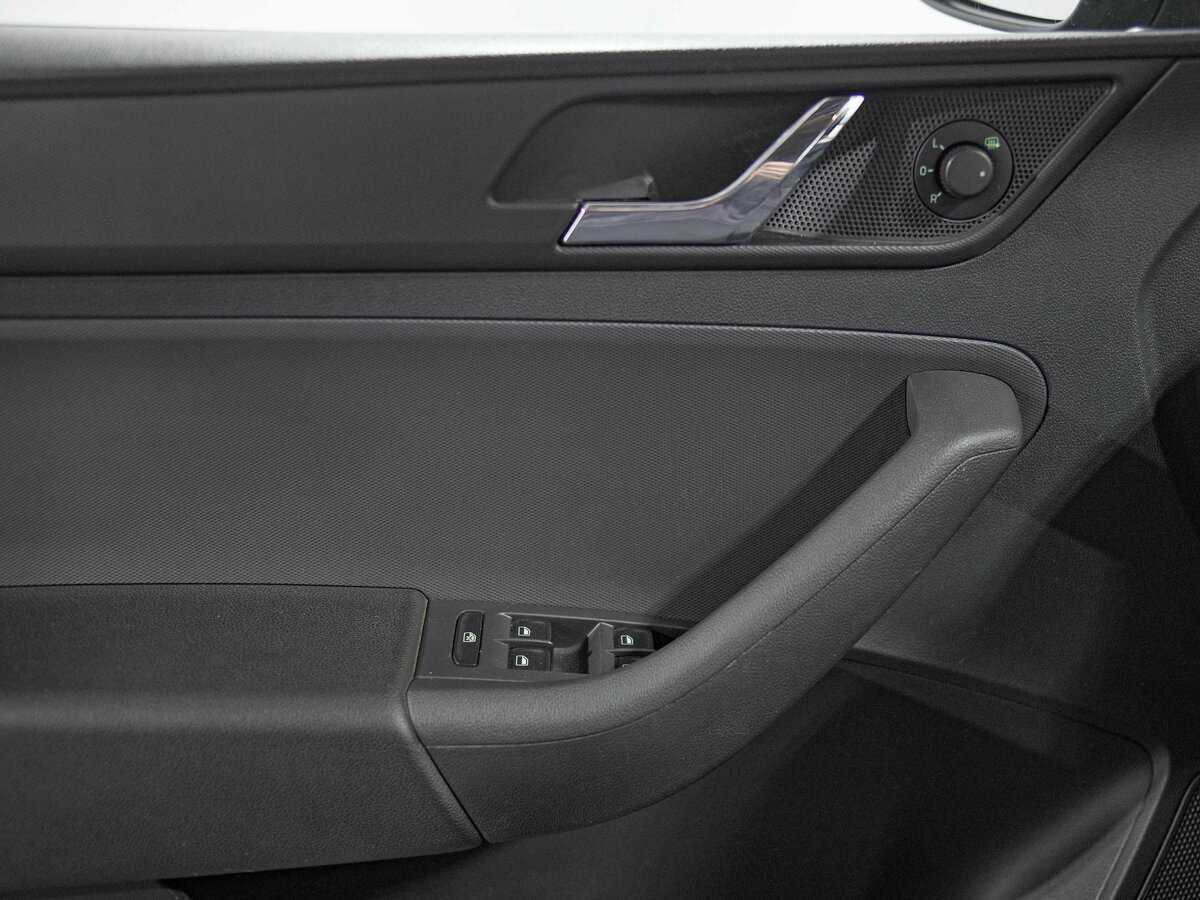 Б/У Шкода Рапид 2015 года. Фото: #10