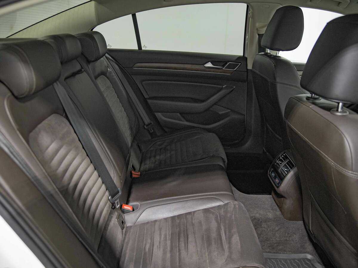 Б/У Фольксваген Пассат 2016 года. Фото: #14