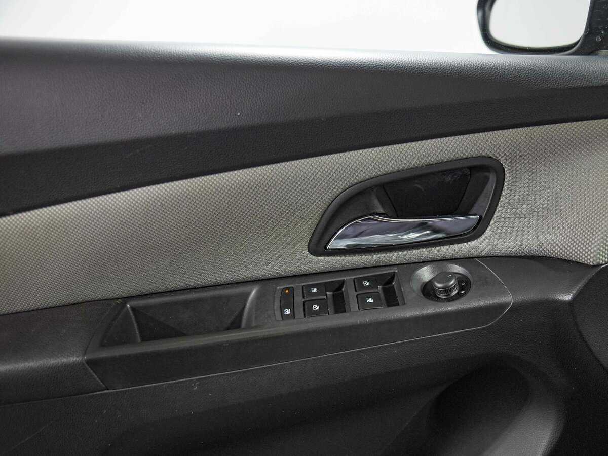 Б/У Шевроле Круз 2013 года. Фото: #10