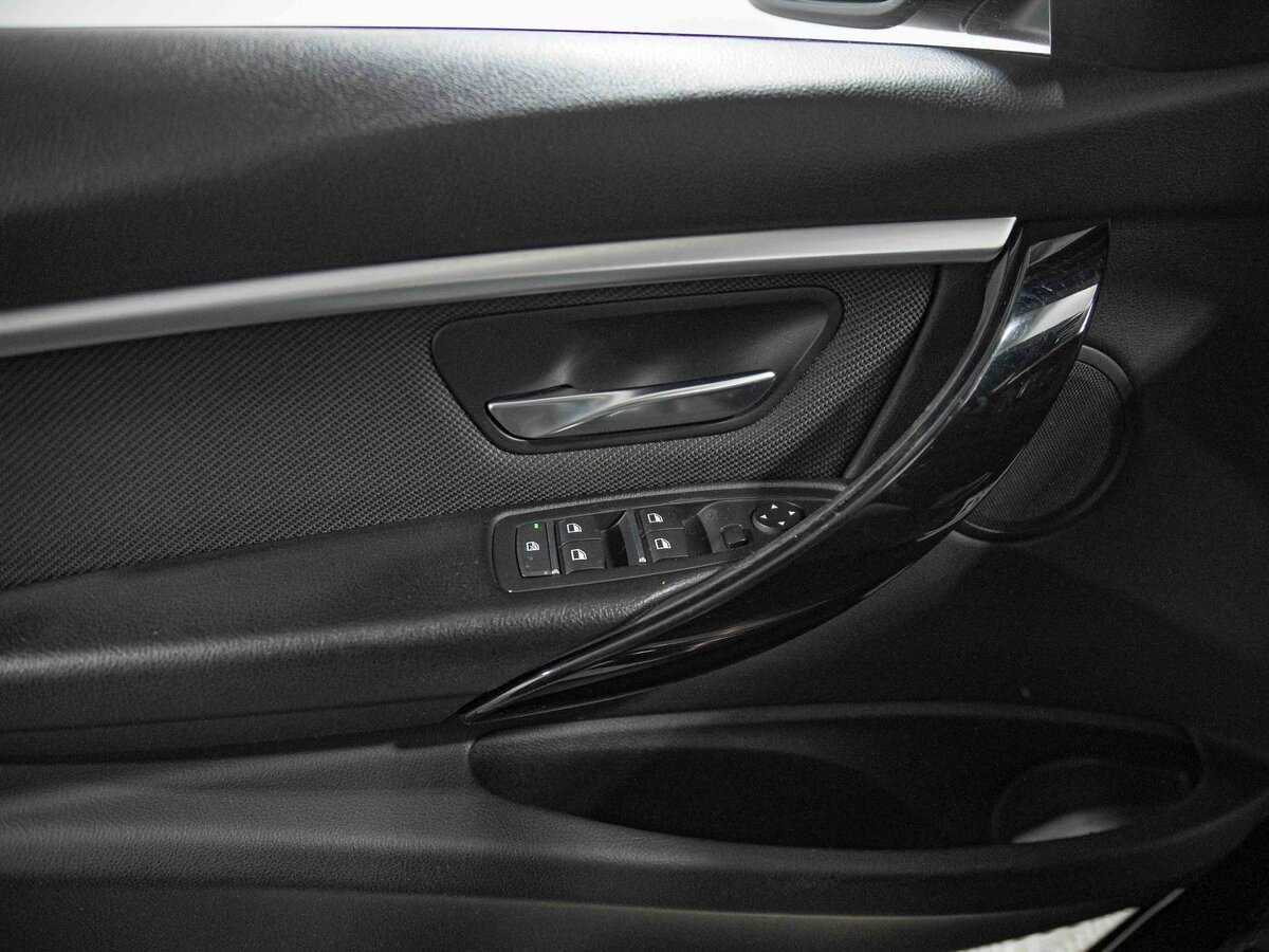 BMW 3 серии 2017 года с пробегом. Фото: #12
