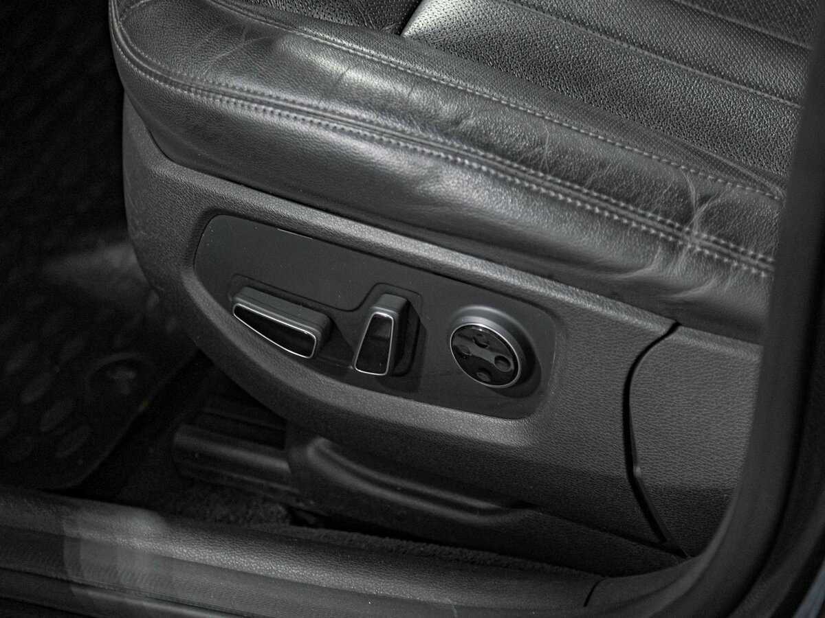 Hyundai Genesis 2014 года с пробегом. Фото: #18