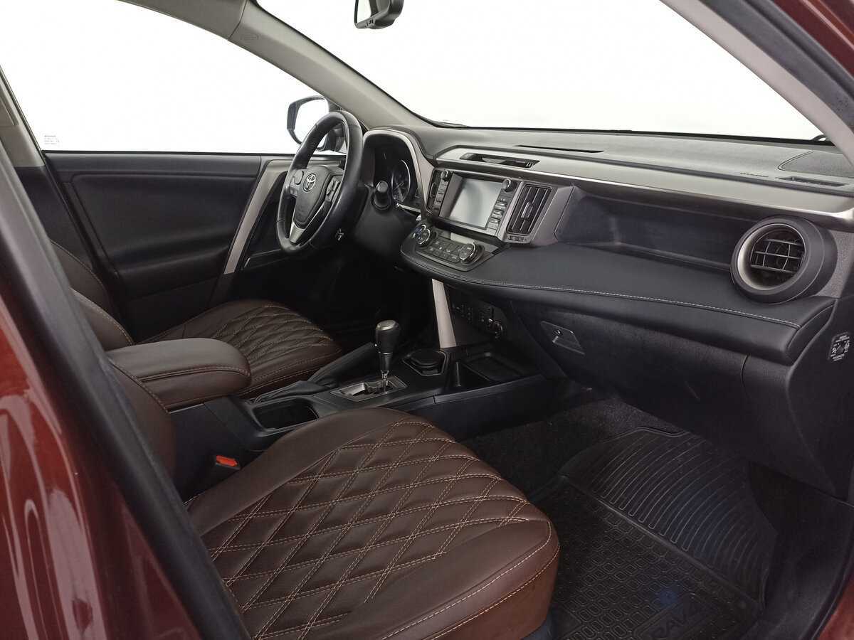 Toyota RAV4 2018 года с пробегом. Фото: #10