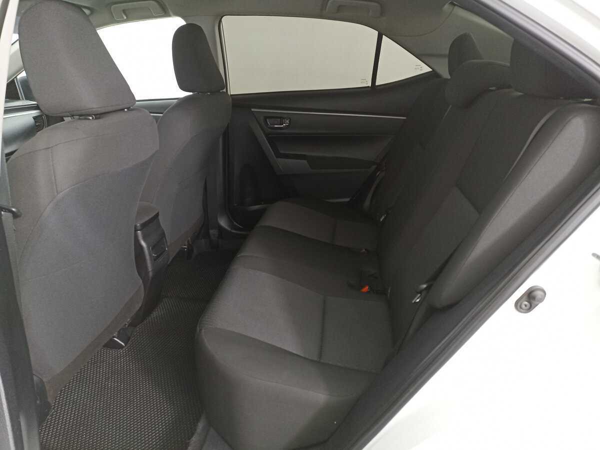 Б/У Тойота Королла 2013 года. Фото: #11