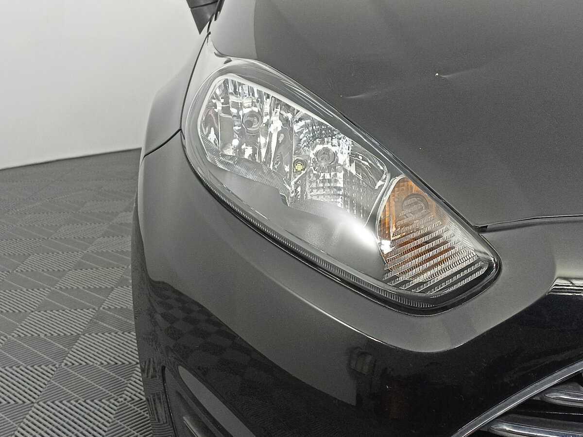 Б/У Форд Фиеста 2015 года. Фото: #16