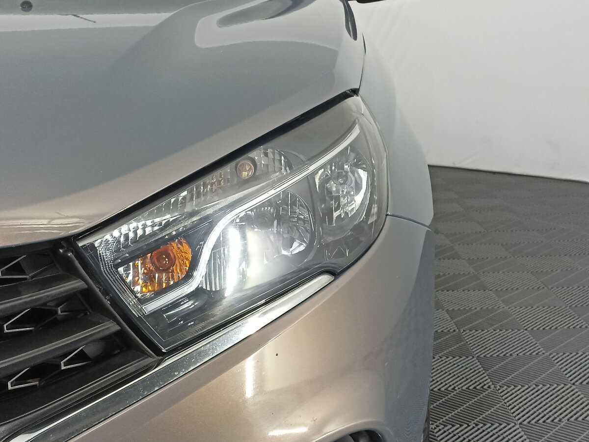 Б/У Лада (ВАЗ) Веста 2017 года. Фото: #15