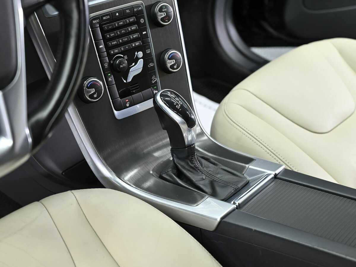 Б/У Вольво ИксЦ60 2014 года. Фото: #12