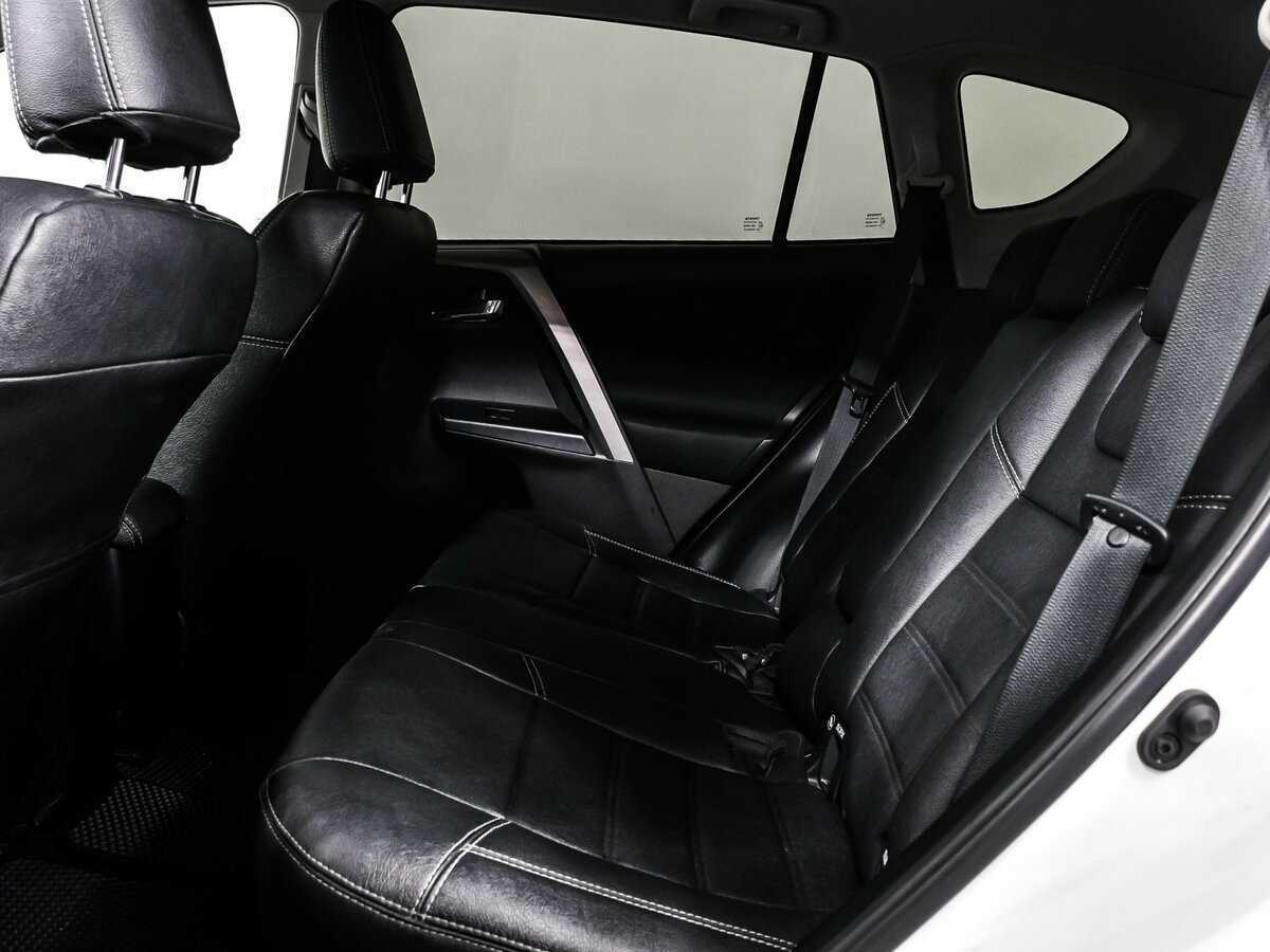 Toyota RAV4 2017 года с пробегом. Фото: #11