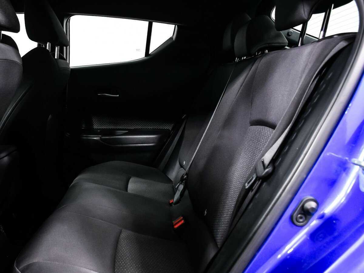 Toyota C-HR 2018 года с пробегом. Фото: #11