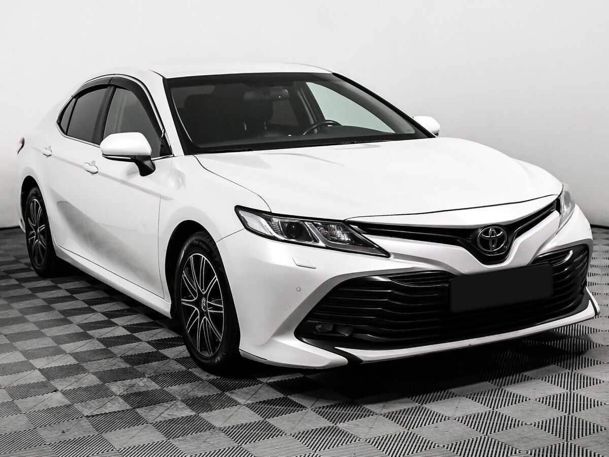 Toyota Camry 2018 года с пробегом. Фото: #2