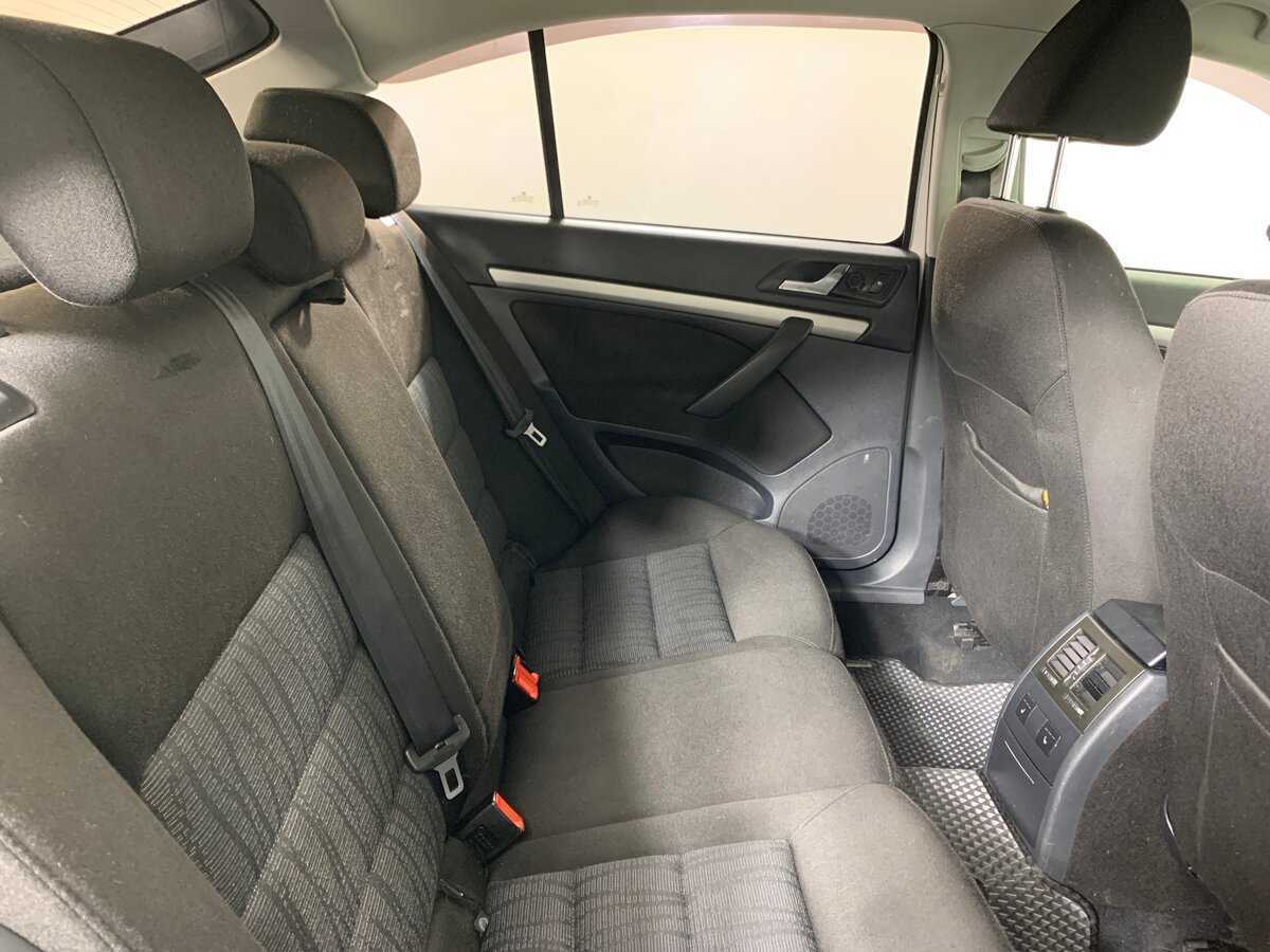 Б/У Шкода Октавия 2012 года. Фото: #16