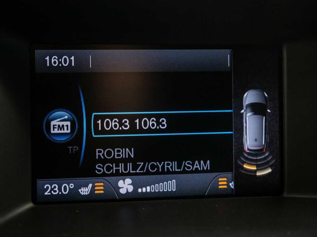 Б/У Вольво ИксЦ60 2014 года. Фото: #11