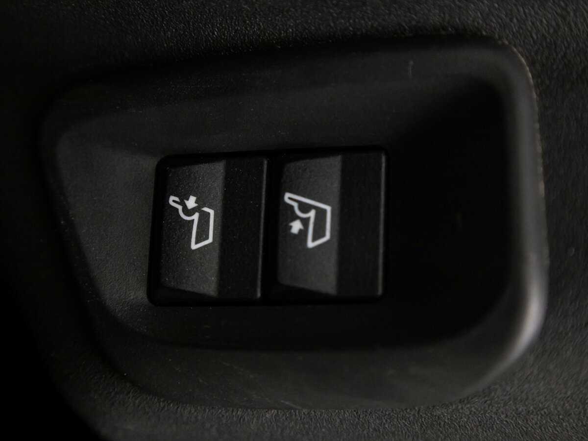 Б/У Вольво ИксЦ60 2014 года. Фото: #15